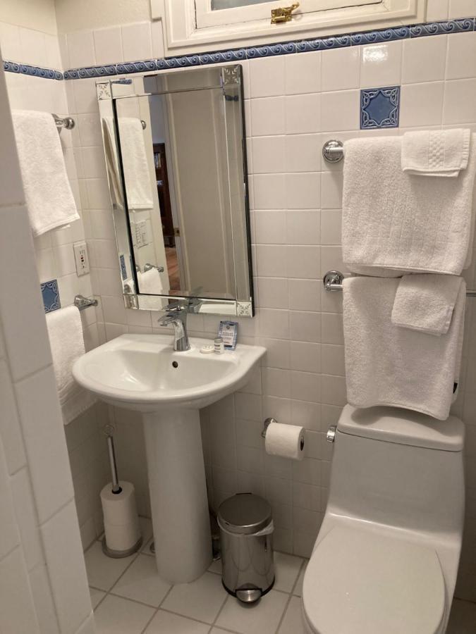 Pineapple House, Spacious 1St Floor Apartment! City Center! 96 Walk Score! Free Parking! Denver Exterior photo